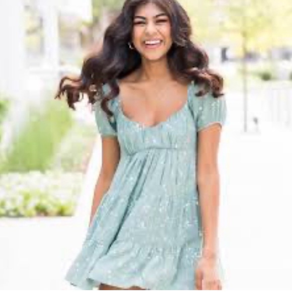 PacSun Dresses & Skirts - Elegant Green Floral Dress